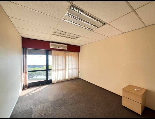 BUSINESS PROPERTY TO RENT IN BRACKENHURST